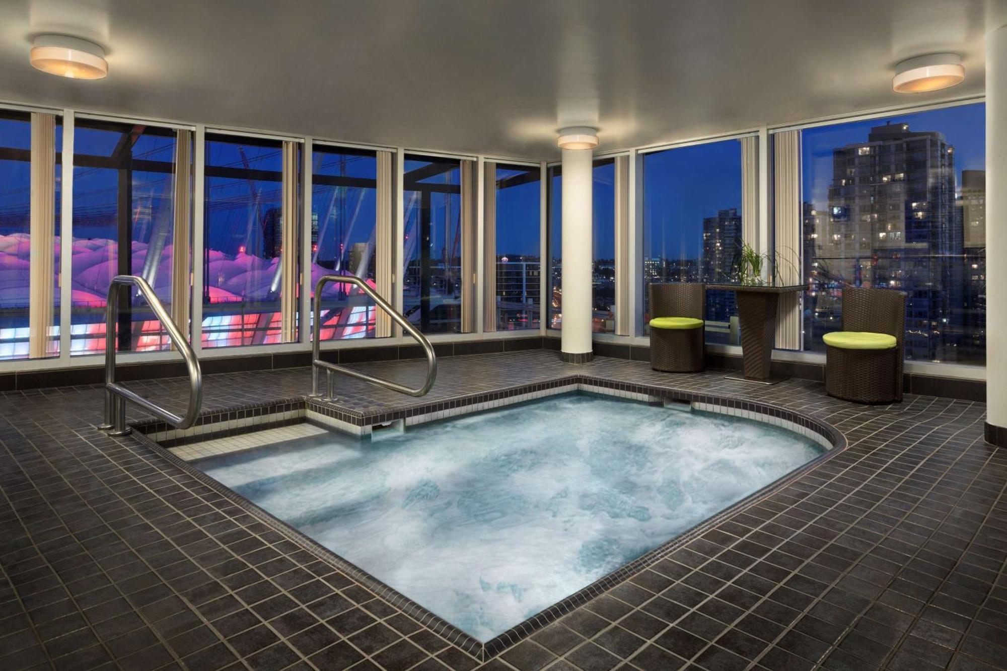 Hampton Inn & Suites, By Hilton - Vancouver Downtown Exterior photo
